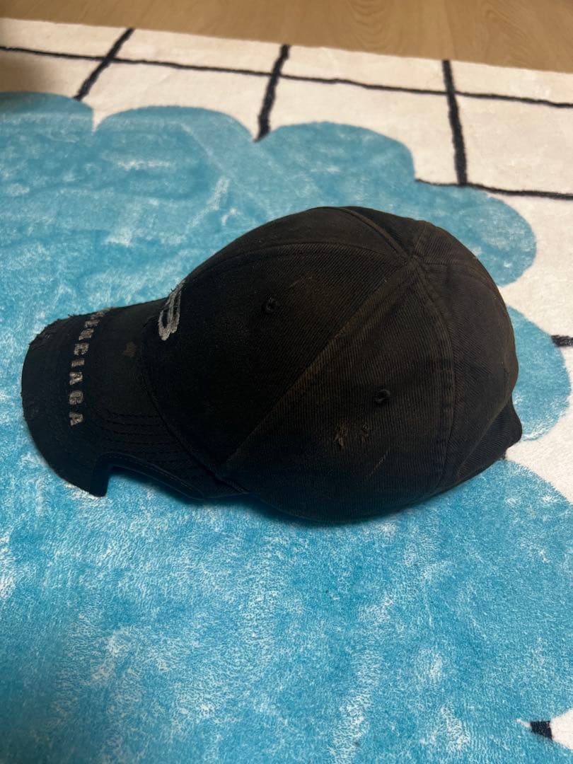 Balenciaga ダメージ加工 ベースボールキャップ ブラック