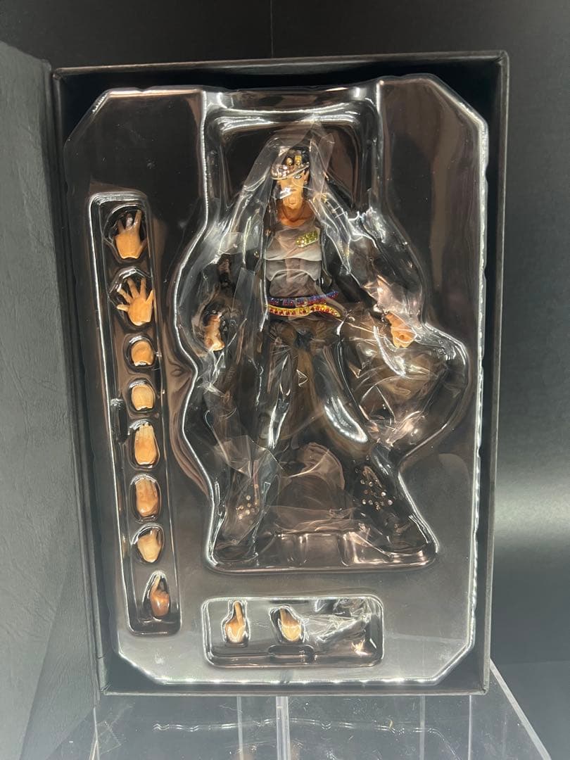 ジョジョの奇妙な冒険　超像可動　クリスタル限定版　空条承太郎　スワロフスキー