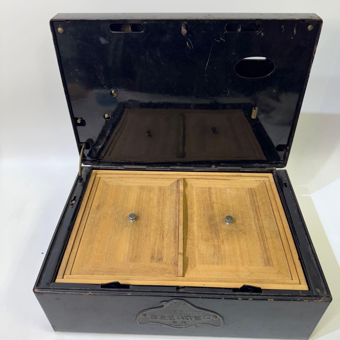 手提げ金庫　千鳥　金属製キャッシュボックス ダイヤル式　アンティーク　逸品