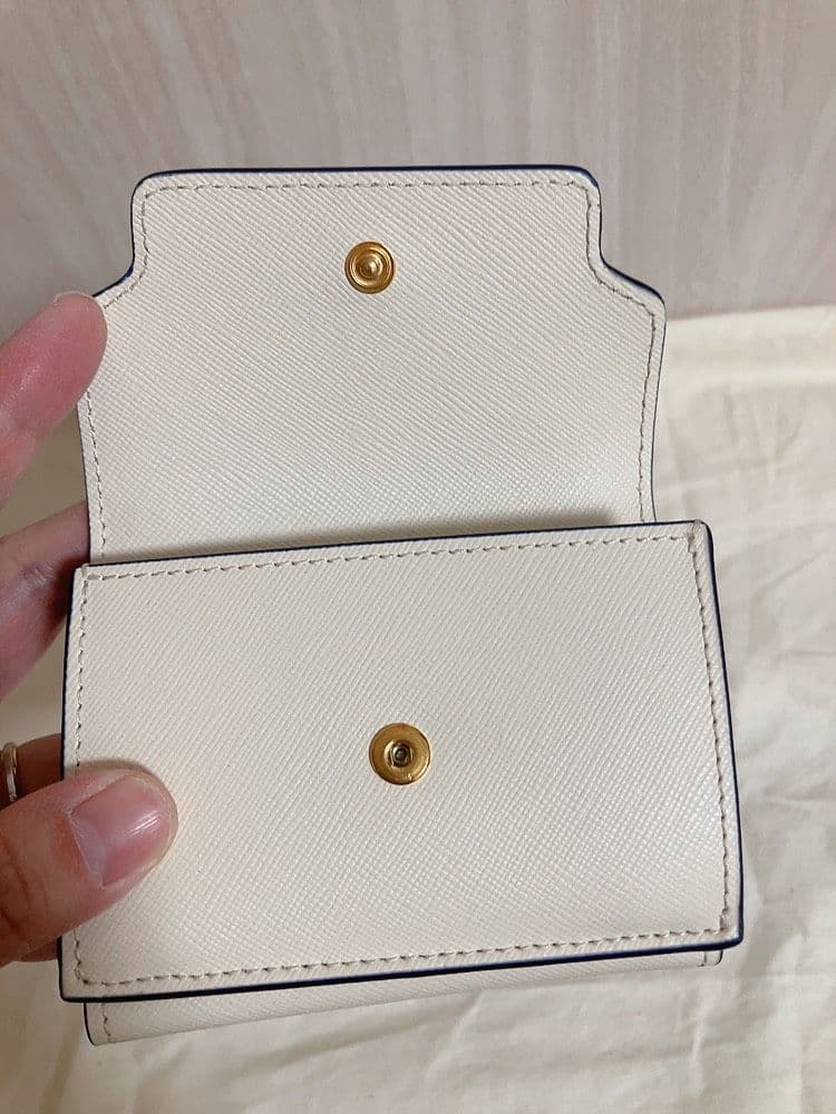 ほぼ未使用☆MARNIマルニ ロゴ　サフィアーノレザー 三つ折り財布 アイボリー