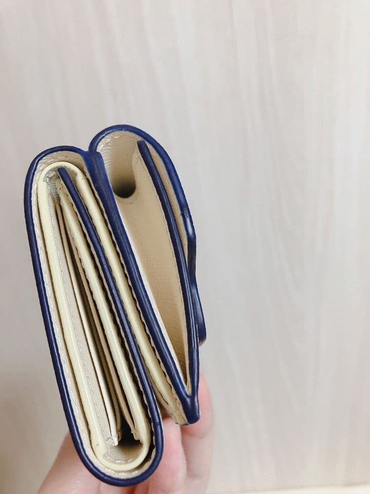 ほぼ未使用☆MARNIマルニ ロゴ　サフィアーノレザー 三つ折り財布 アイボリー