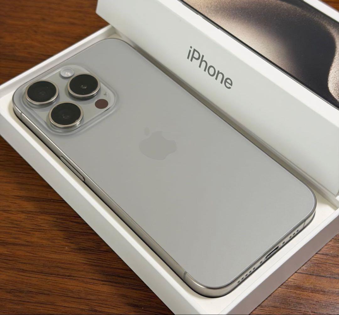 iPhone 15 pro 512GB ナチュラルチタニウム SIMフリー 美品