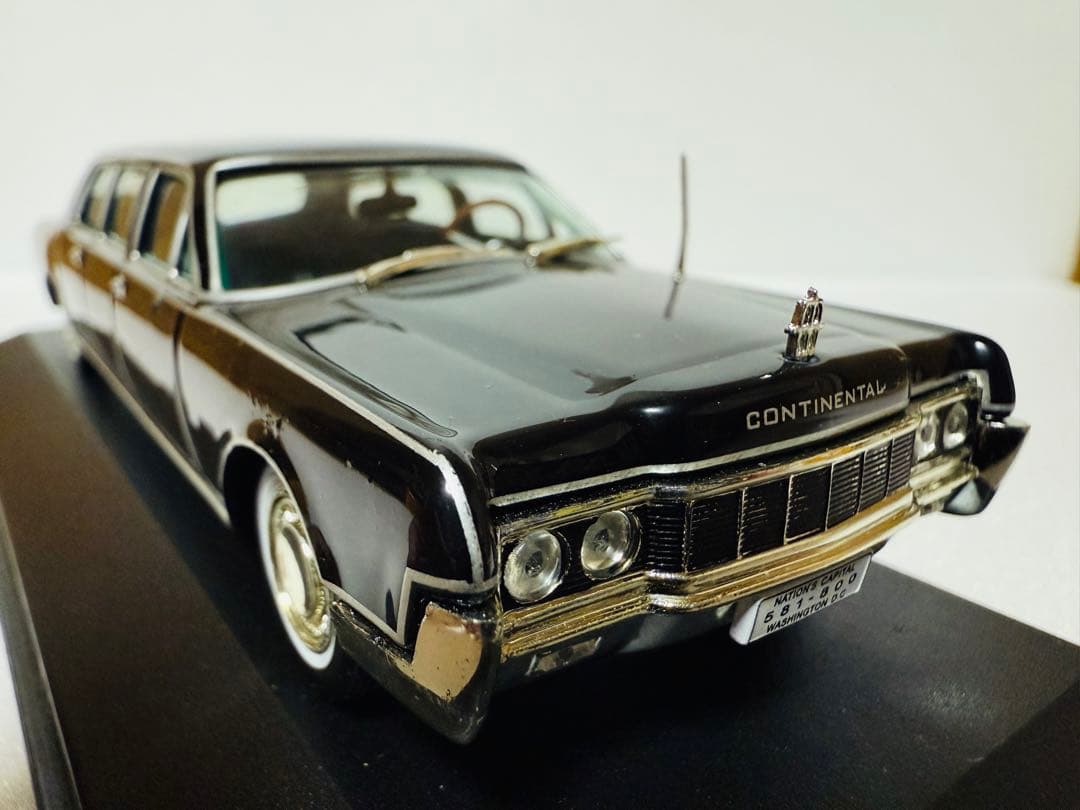 ixoイクソ/Lincolnリンカーン コンチネンタル Limoリモ 1/43