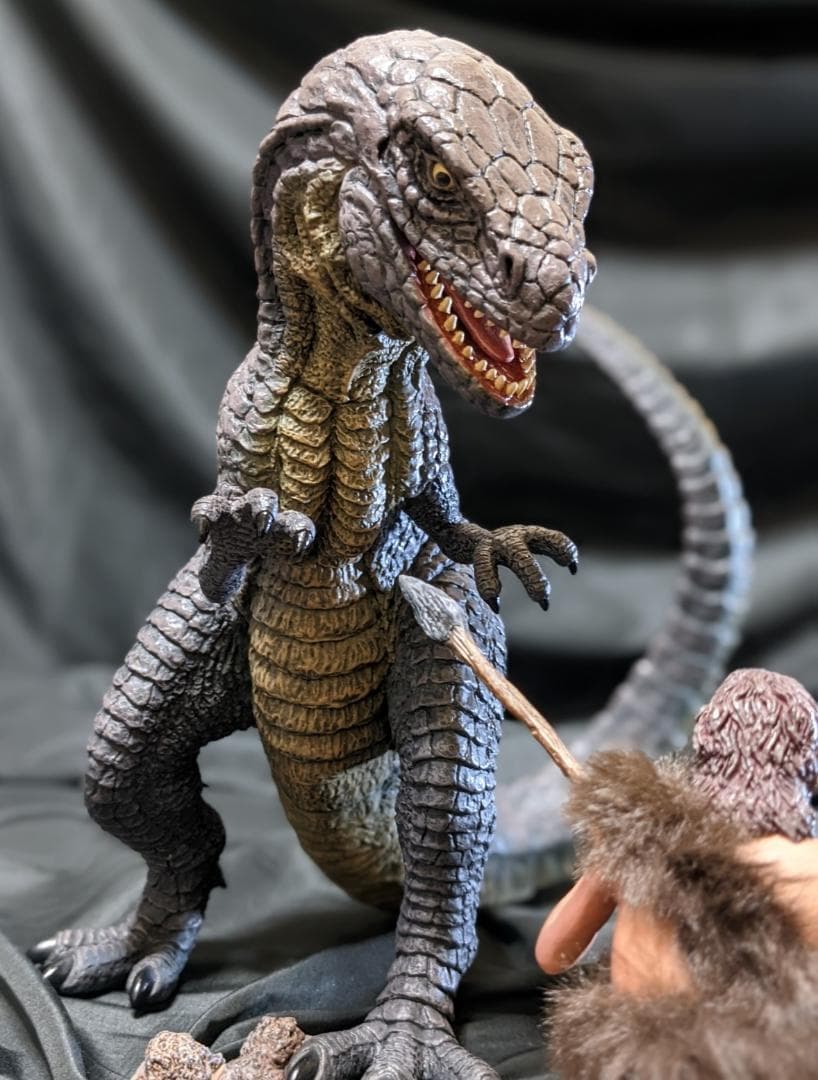 ハリーハウゼン「恐竜百万年」アロサウルス vs. トゥマク（スターエーストイズ）