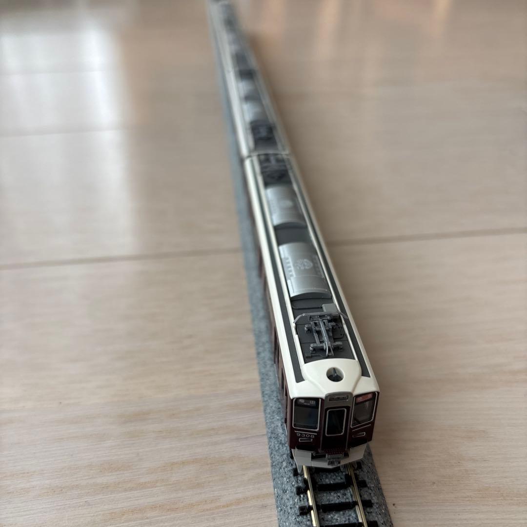 Nゲージ鉄道模型 白/赤　阪急電車