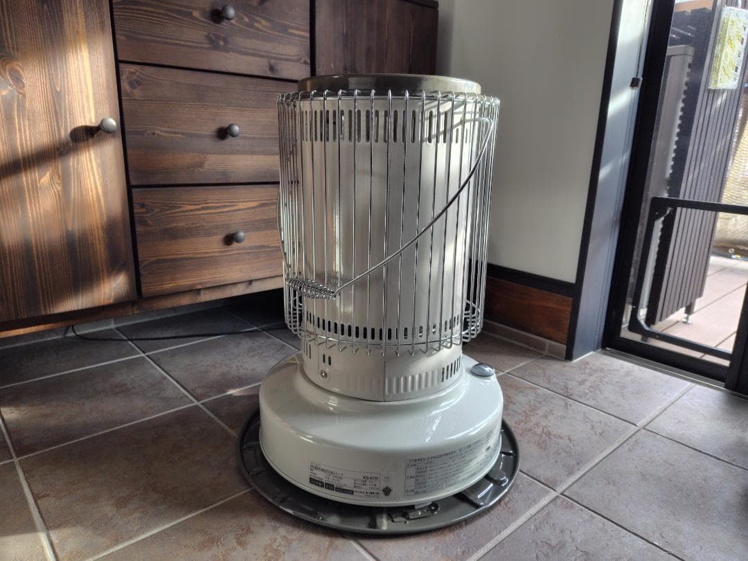 トヨトミ　石油ストーブ KS-67H 22年製