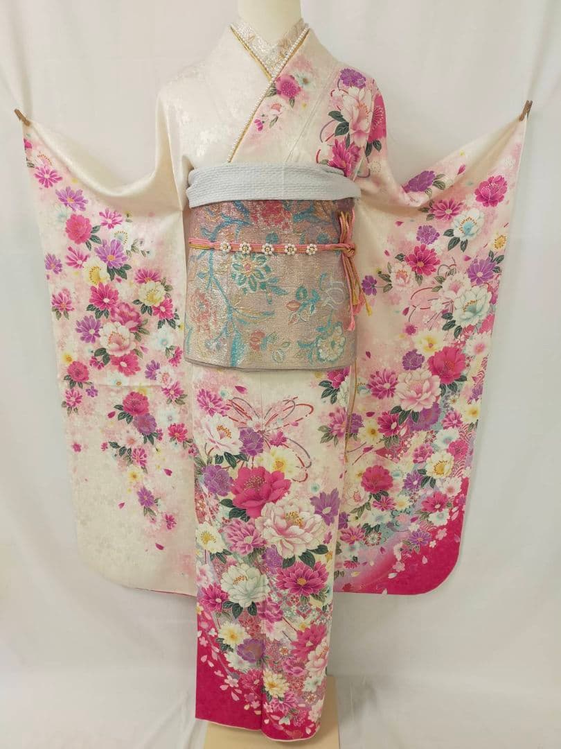 売約済み　★★正絹　プリンセススタイル　振袖3点セット(振袖帯長襦袢)★★