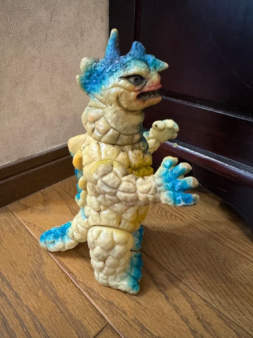 透明怪獣ゴルバゴス　ウルトラマンシリーズ 怪獣 フィギュア