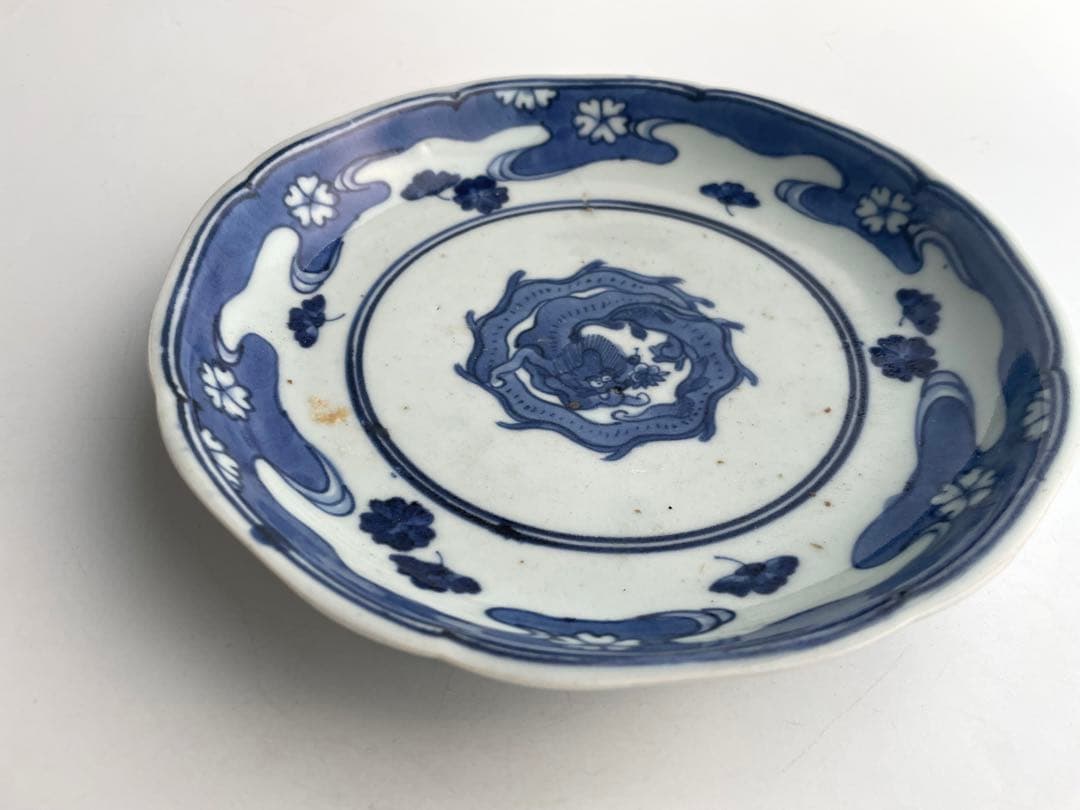 骨董　アンティーク　古伊万里　染付　流水桜　団龍文様　六寸皿　丸皿　輪花皿