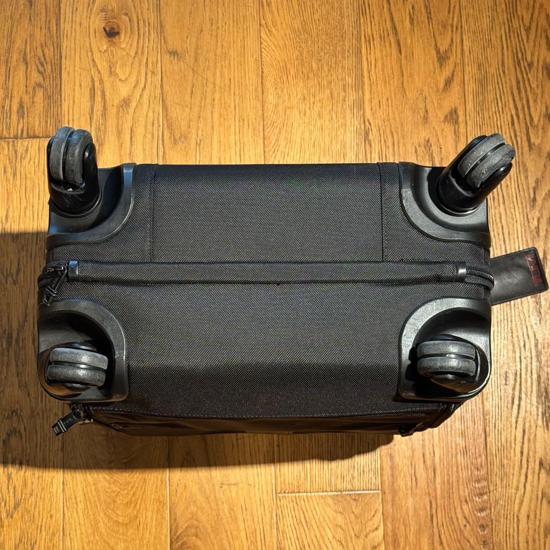 美品　TUMI ALPHA2 コンパクト・4ウィール・ブリーフ　おまけ付き