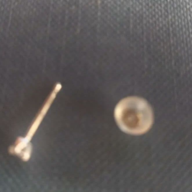 か*お様 0.01カラットダイアモンドスタッドピアス