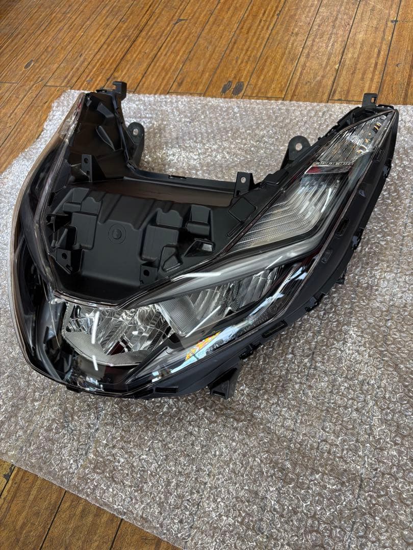 メジロ　中古PCX125・160 JK05・KF47 ホンダ純正ヘッドライ