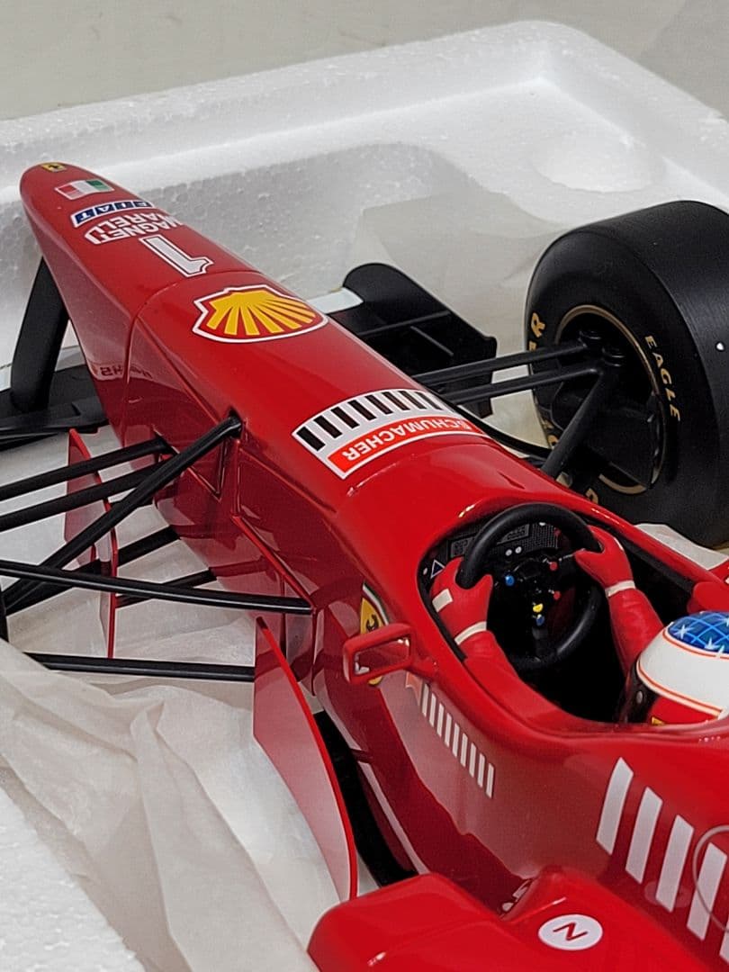 ミニチャンプス　Ferrari F1 1/12 シューマッハモデル