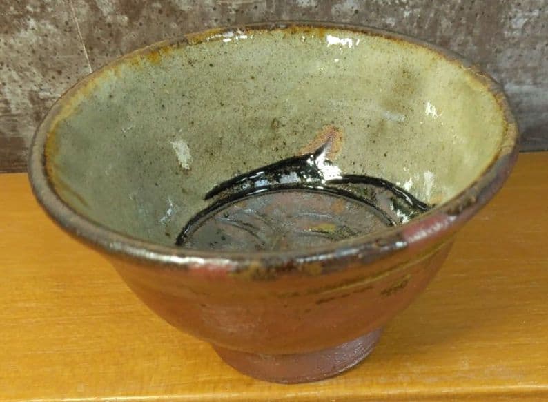 人間国宝 金城次郎 ぐい呑 栞 共箱 美品 やちむん 壺屋焼 壷屋焼 魚紋ぐい呑