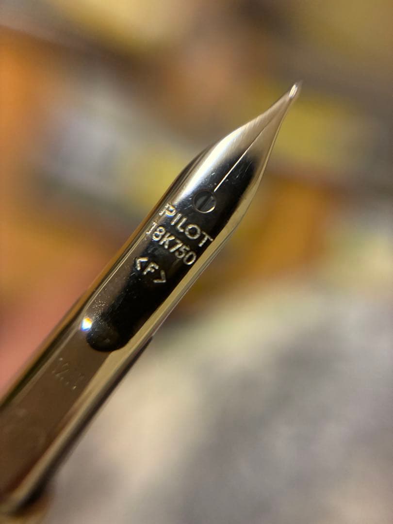 PILOT キャップレス　万年筆　ピンク　k18 金