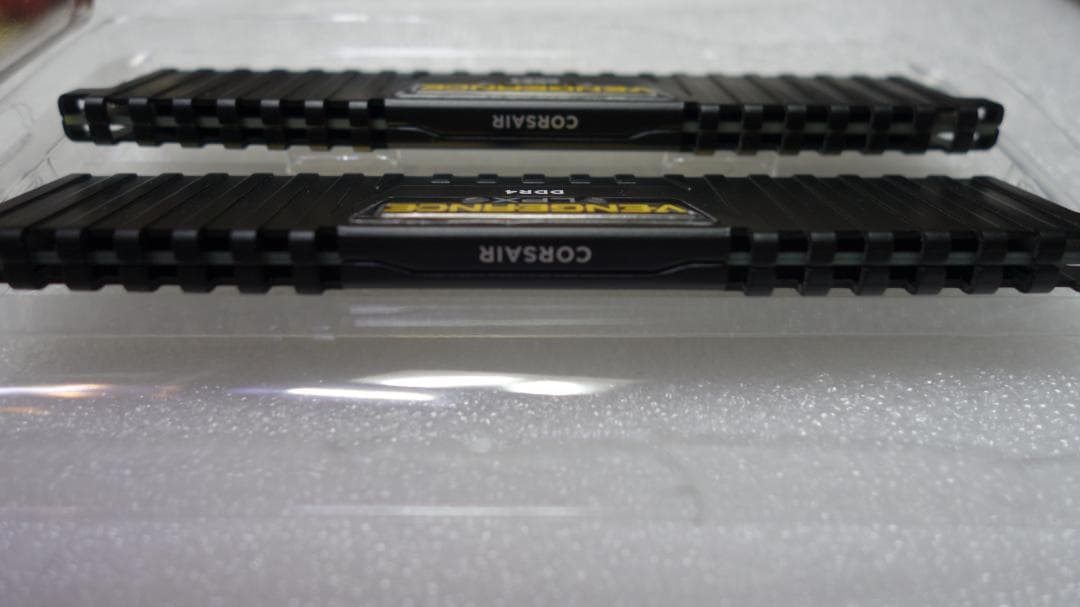 CORSAIR Vengeance LPX DDR4 メモリ 8GB×2枚