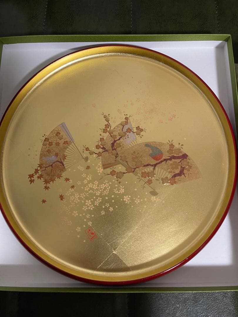 おぼん漆器 金箔のお盆 扇子と花の模様