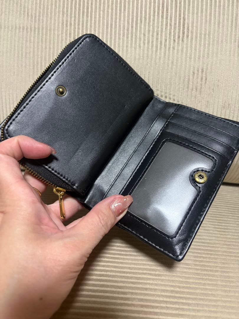 Dior ロゴ柄 二つ折り財布 ノーブランド