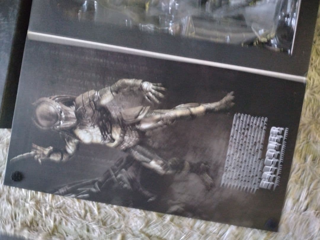 HOT TOYS ムービー マスターピースMMS137 ファルコナー プレデター