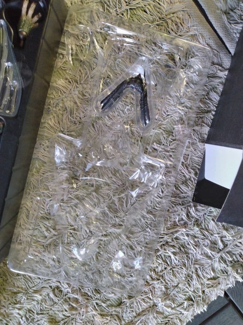 HOT TOYS ムービー マスターピースMMS137 ファルコナー プレデター