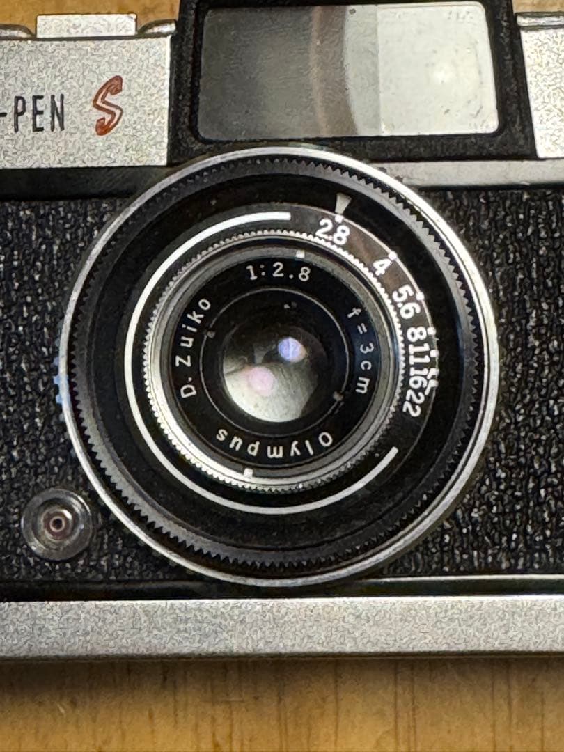 OLYMPUS PEN S – 半世紀前の名機で、日常をエモく切り取る一台