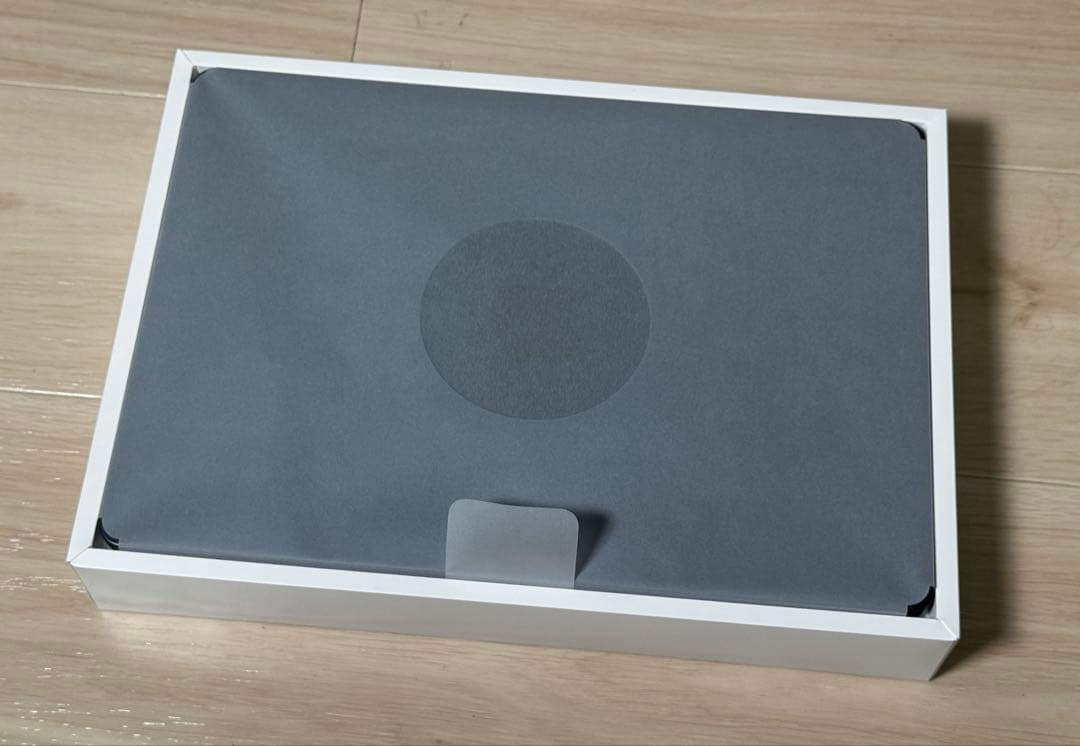 Apple MacBook Air M2 13.6インチスペースグレイ美品