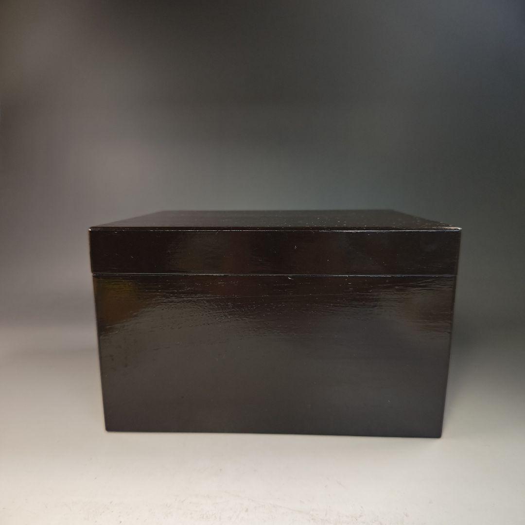 イ793 茶箱『茶箱一式　棗　振出　茶碗　香合　漆塗箱』茶道具