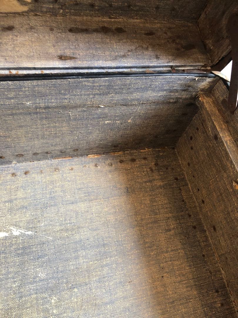 アンティークトランク