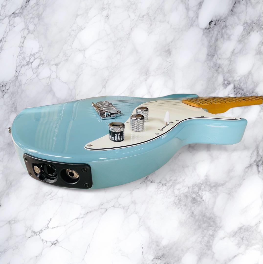 (新品同様) LINE6 VARIAX 600 エレキギター ブルー色