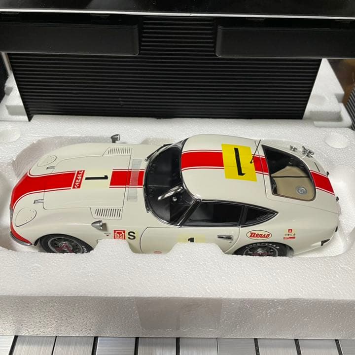 未展示品オートアート1/18トヨタ2000GT 24 HRS FUJI 1967
