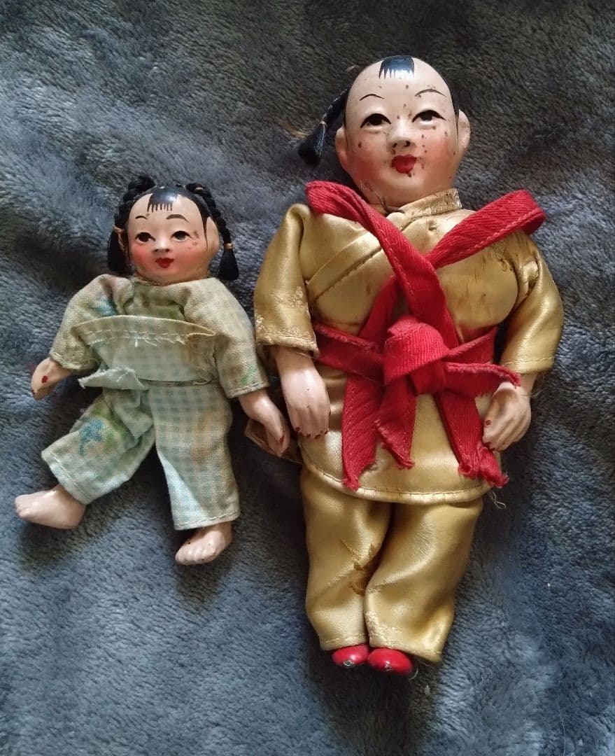 中国骨董　抱っこする姉妹のお人形　2点セット