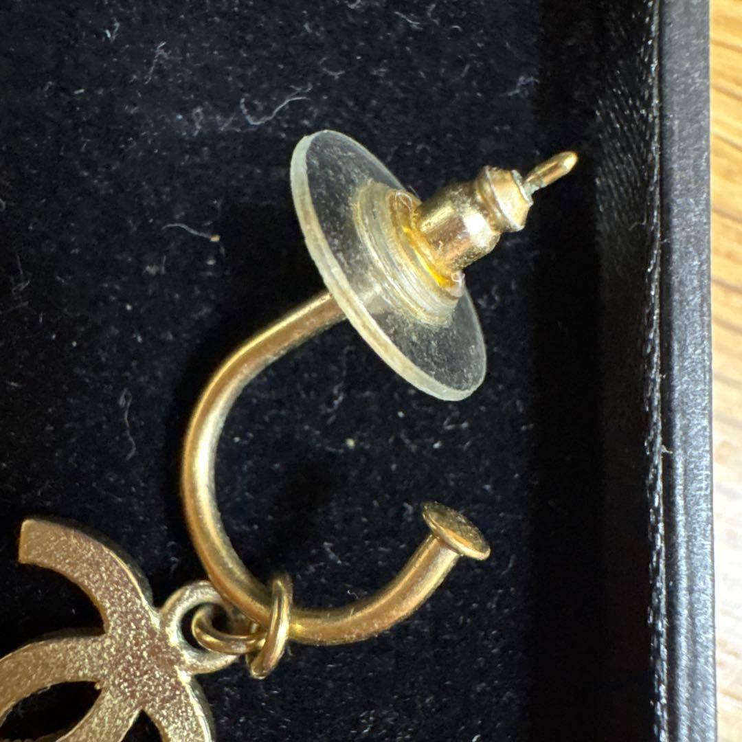 訳あり　CHANEL ストーン付きフープピアス