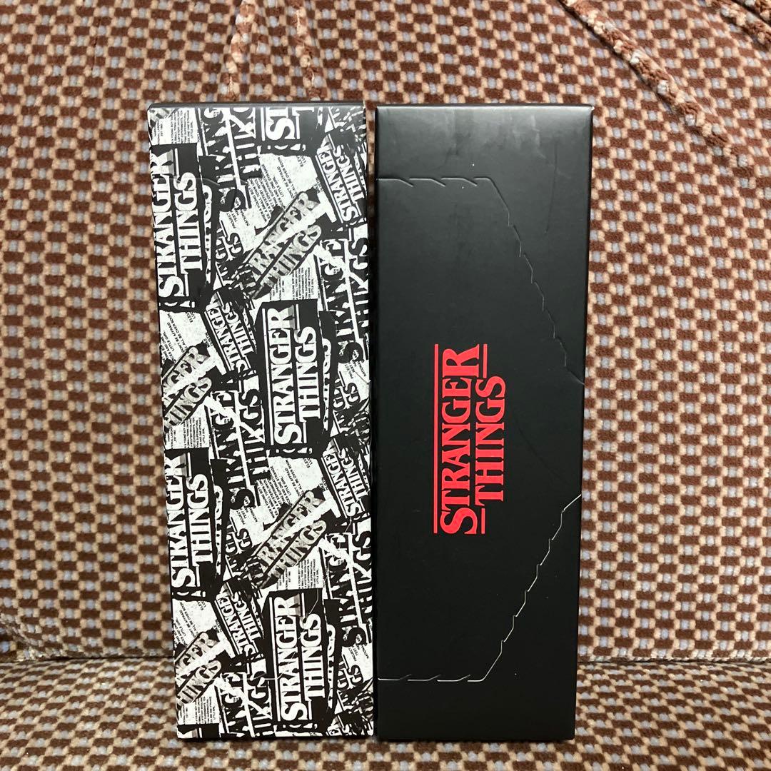 ストレンジャーシングス　スリコ スリッパ　缶バッチ　エコバッグ　他セット 16点