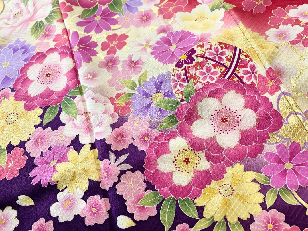 akmx193 正絹 振袖 　赤色 パールトーン加工 9号 花柄