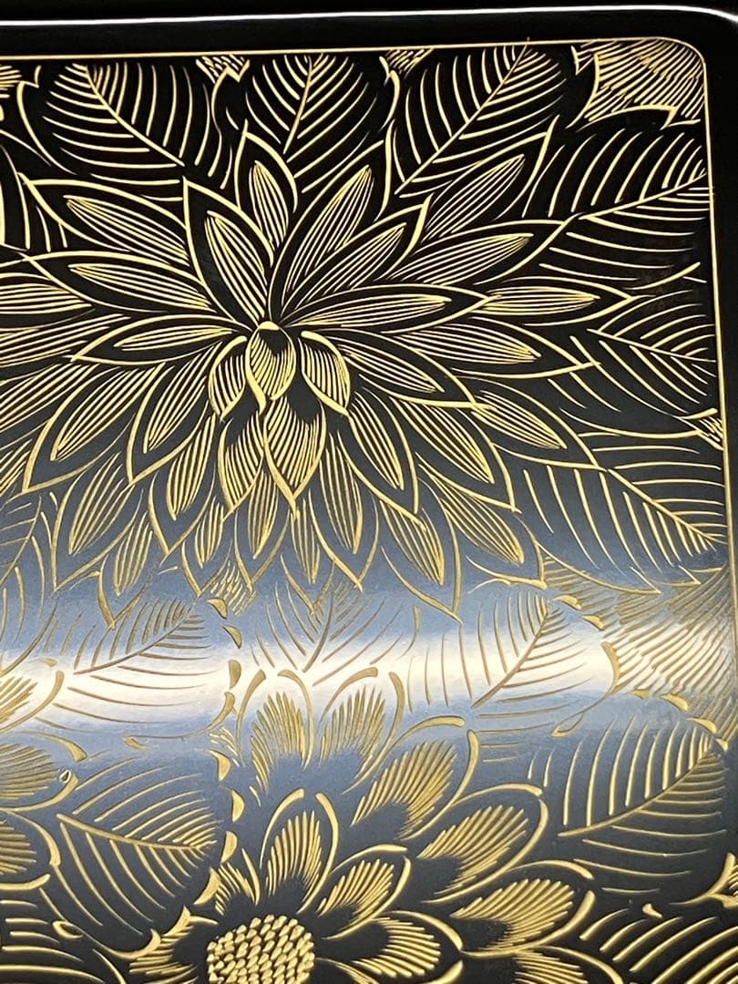 輪島塗　着本堅地　 菊彫り　木製　トレイ　未使用　B2167