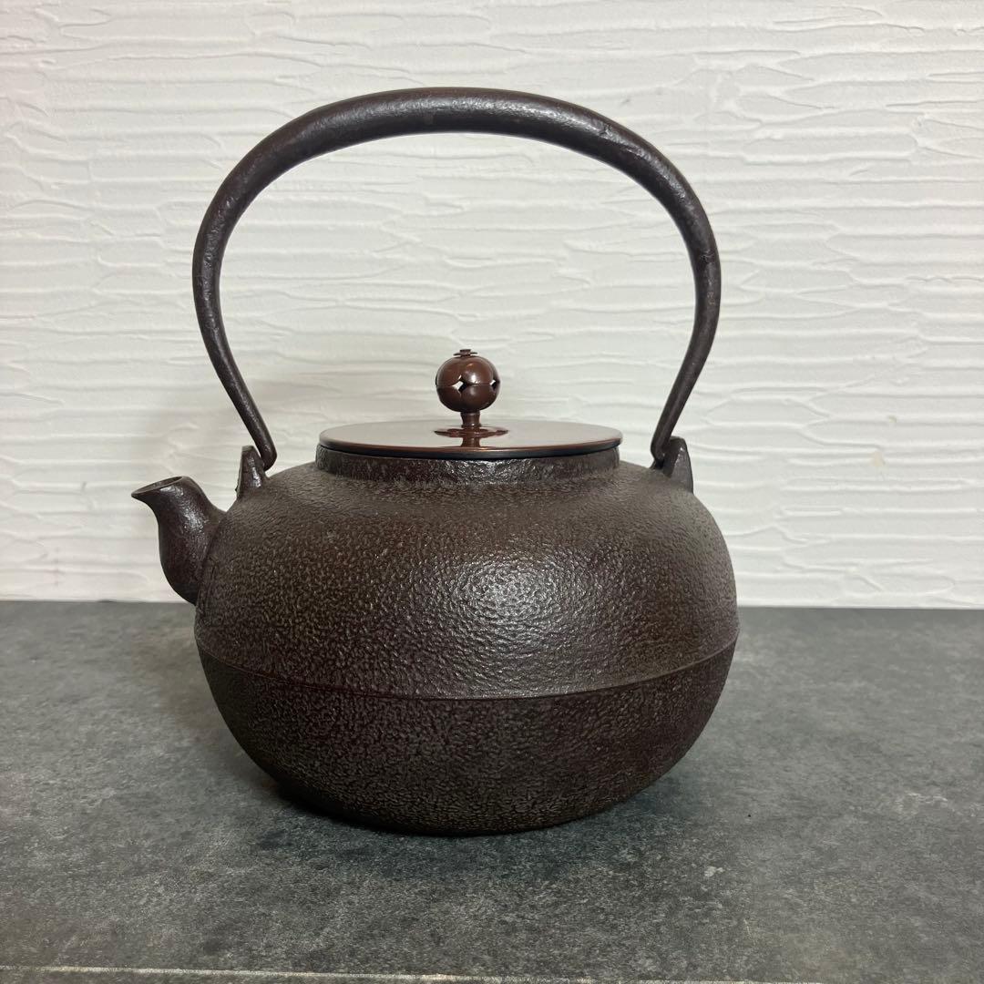 【売却済み】炭壺　鉄瓶　２点セット