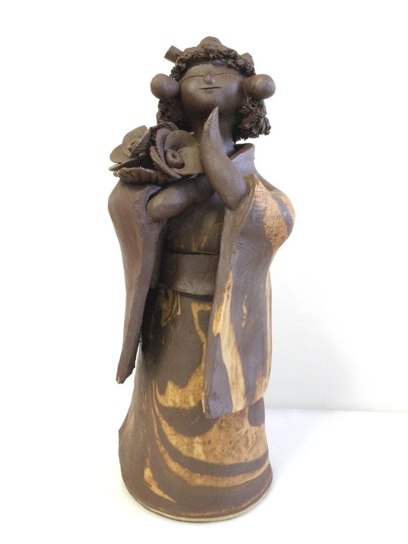 砥部焼 青芳人形『花を抱く少女』森元青芳作 珍品 M