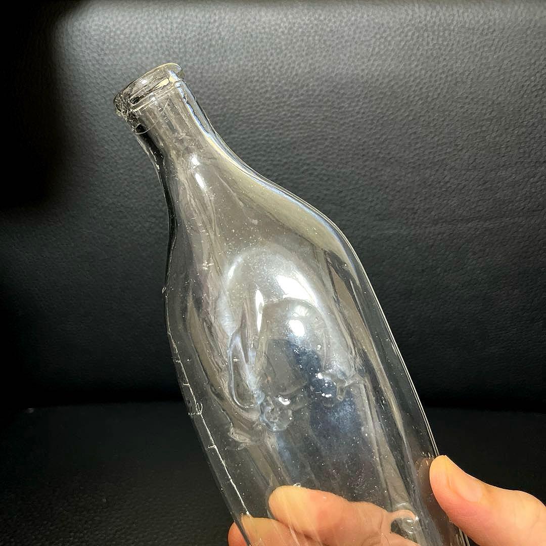 骨董　時代ガラス　希少　ウサギ哺乳瓶　ウサギ車エンボス　ウランガラス