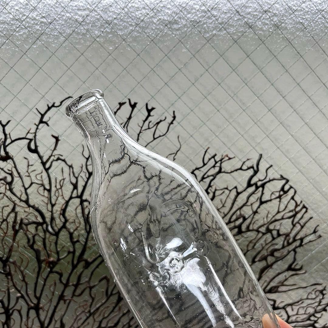 骨董　時代ガラス　希少　ウサギ哺乳瓶　ウサギ車エンボス　ウランガラス