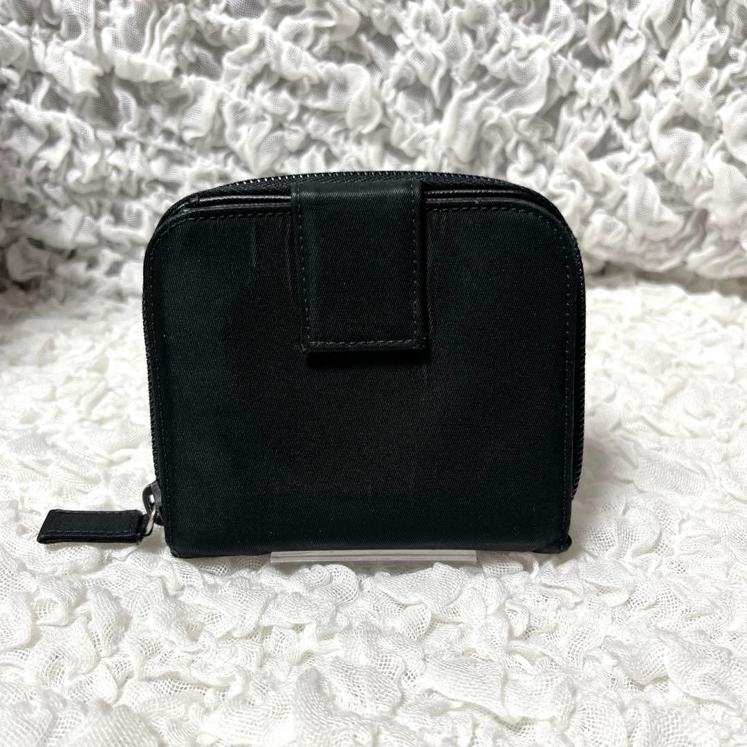 プラダ　ナイロン　レザー　三角ロゴ　コンパクト　二つ折り　財布　PRADA