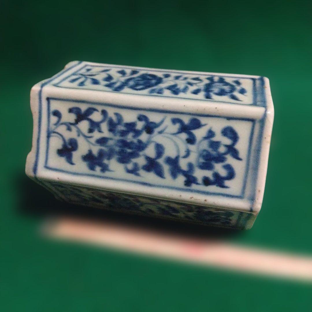 青白い六角形筆立 陶器製 花柄　筆立て　染付