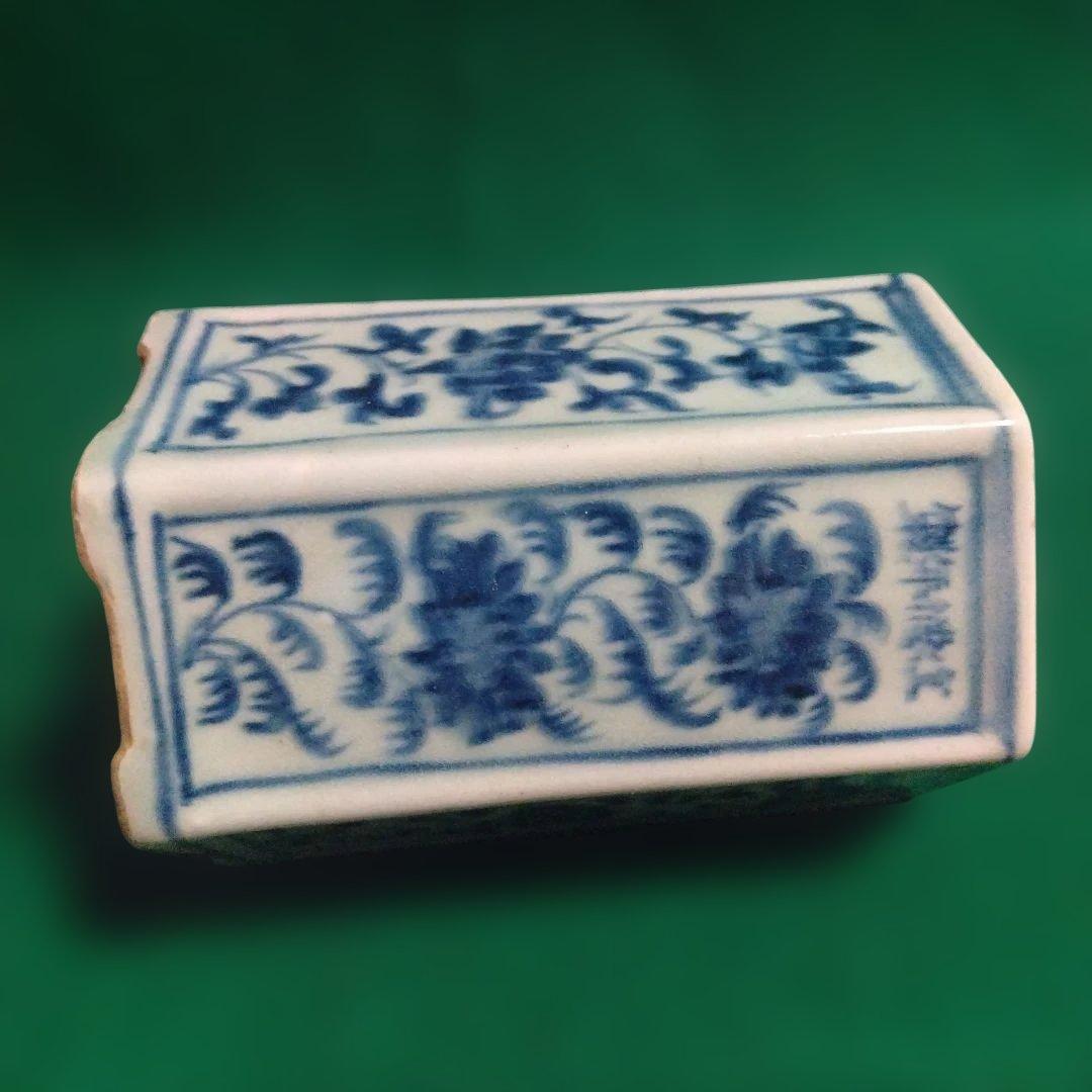 青白い六角形筆立 陶器製 花柄　筆立て　染付