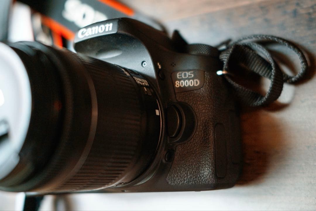 コンニチハ‼️canon 8000D＋zoom lens18-55