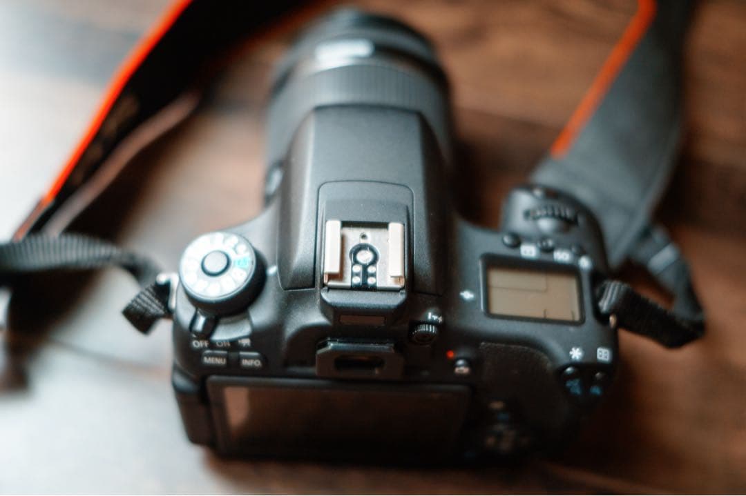 コンニチハ‼️canon 8000D＋zoom lens18-55