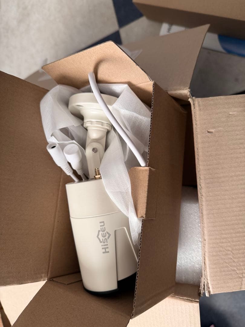 Hiseeu ワイヤレスセキュリティカメラ4台500万画素　1TB