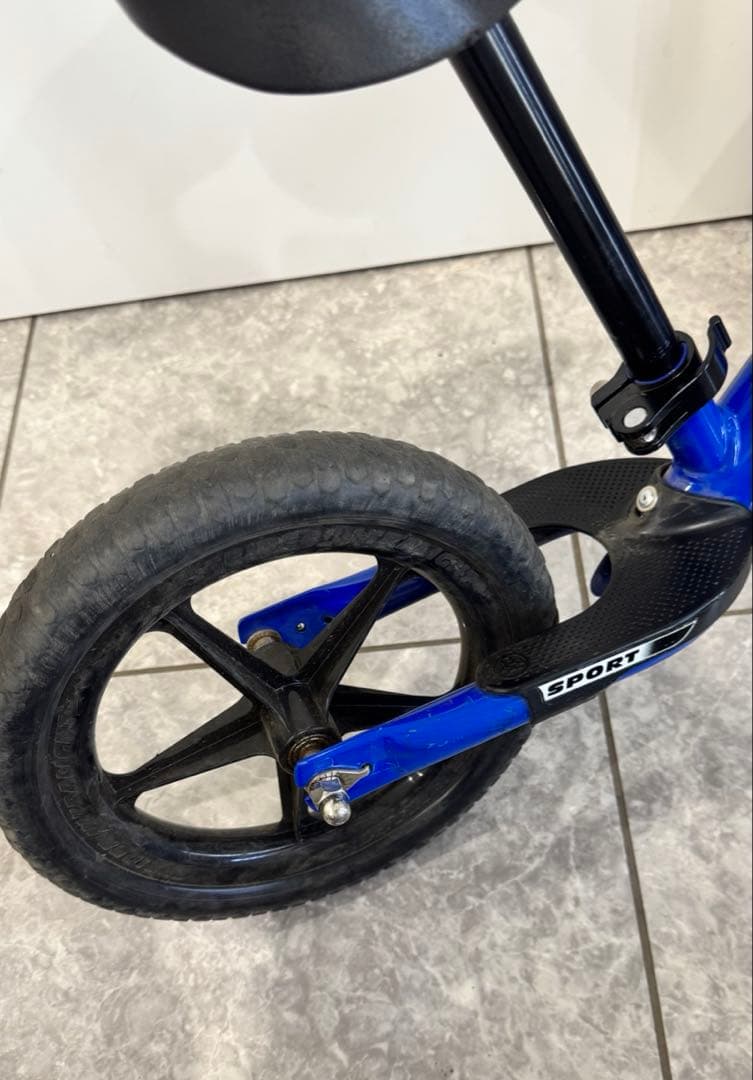 室内保管STRIDER スポーツバランスバイク 青