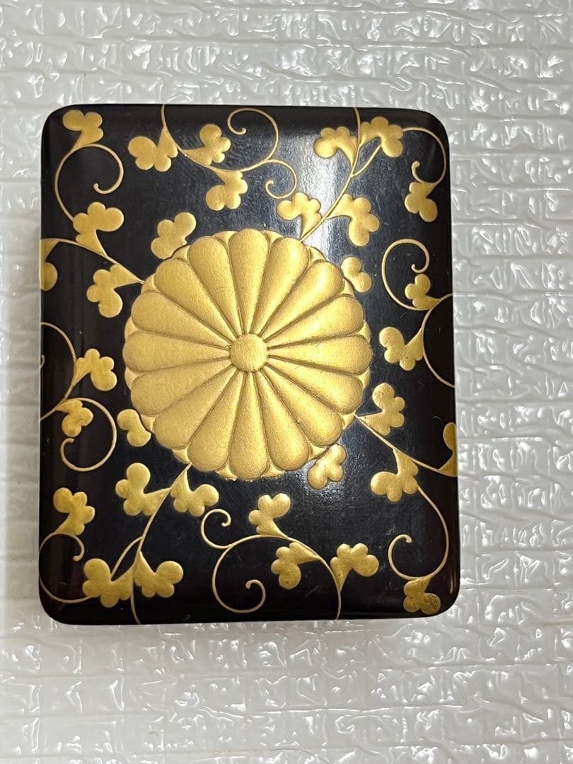 根付作家の名工正一造蒔絵箱入り　値下げしました。