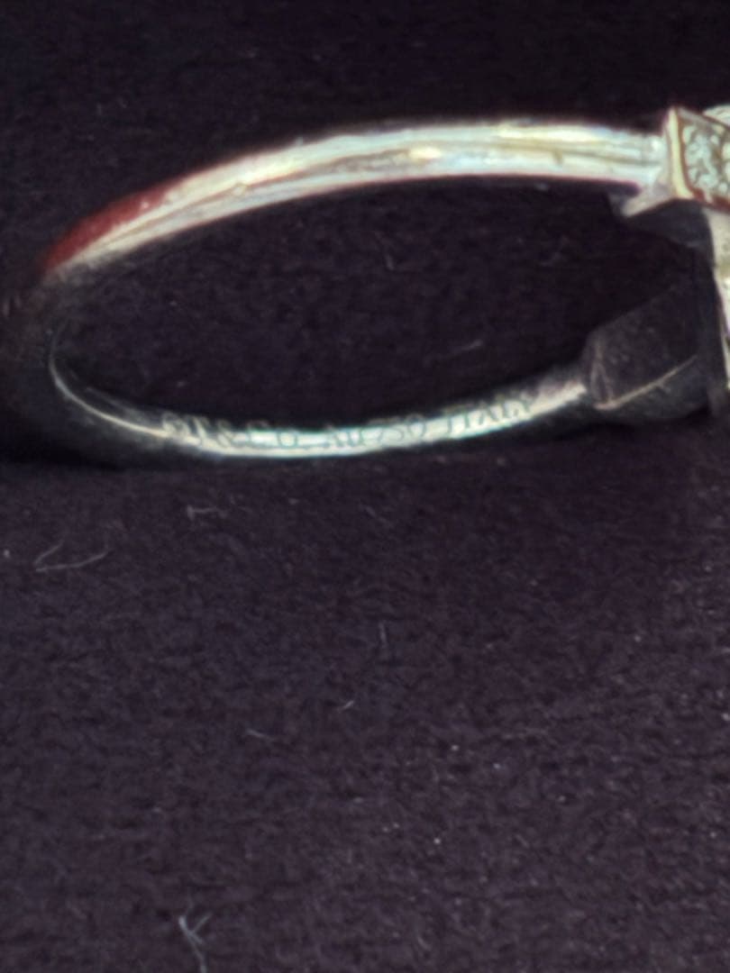 ティファニー Tワイヤー ダイヤ 9号