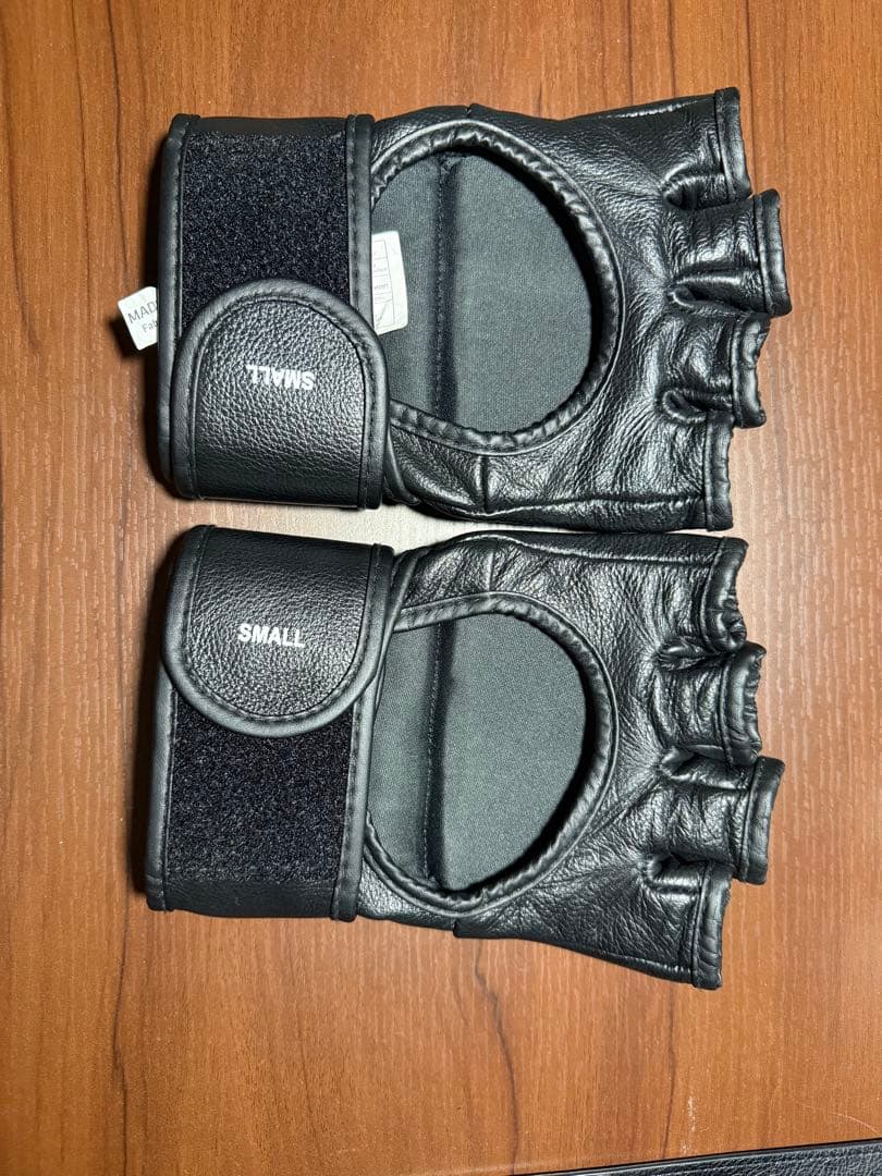 UFC 公式　オープンフィンガーグローブSサイズ