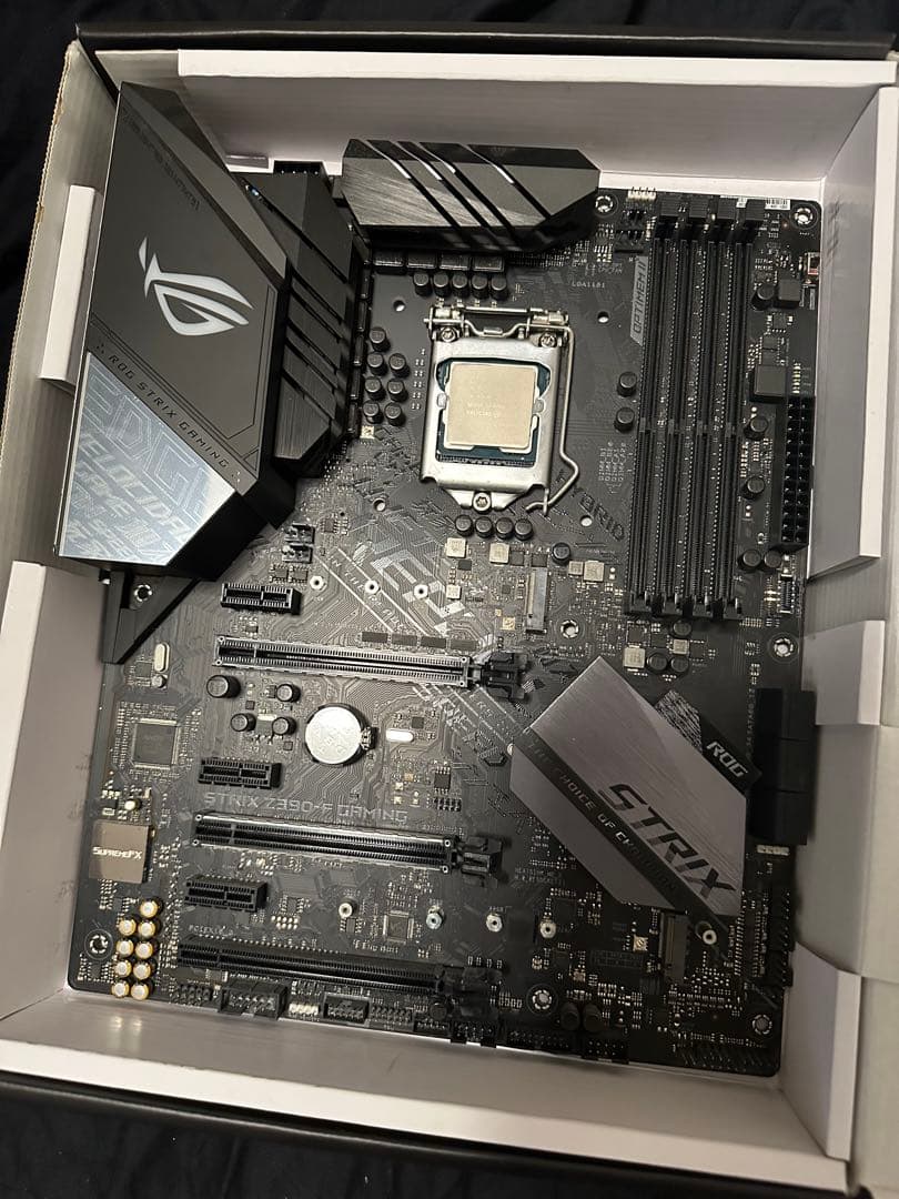 グラフィックボード・グラボ・ビデオカード ROGStrix Z390-FGaming+i9-9900K+RTX2080ti